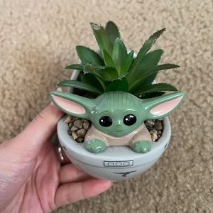 Star Wars Faux Planter Grogu (The Child)